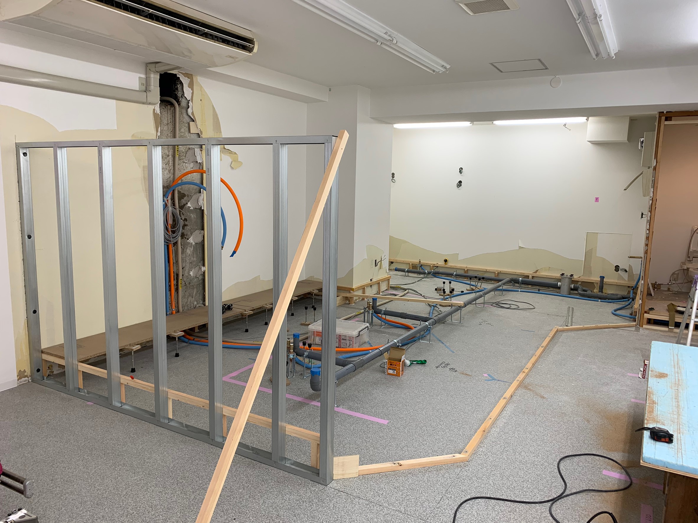 8月19日　埼玉県狭山市N様　美容室内装改築工事　着工します。