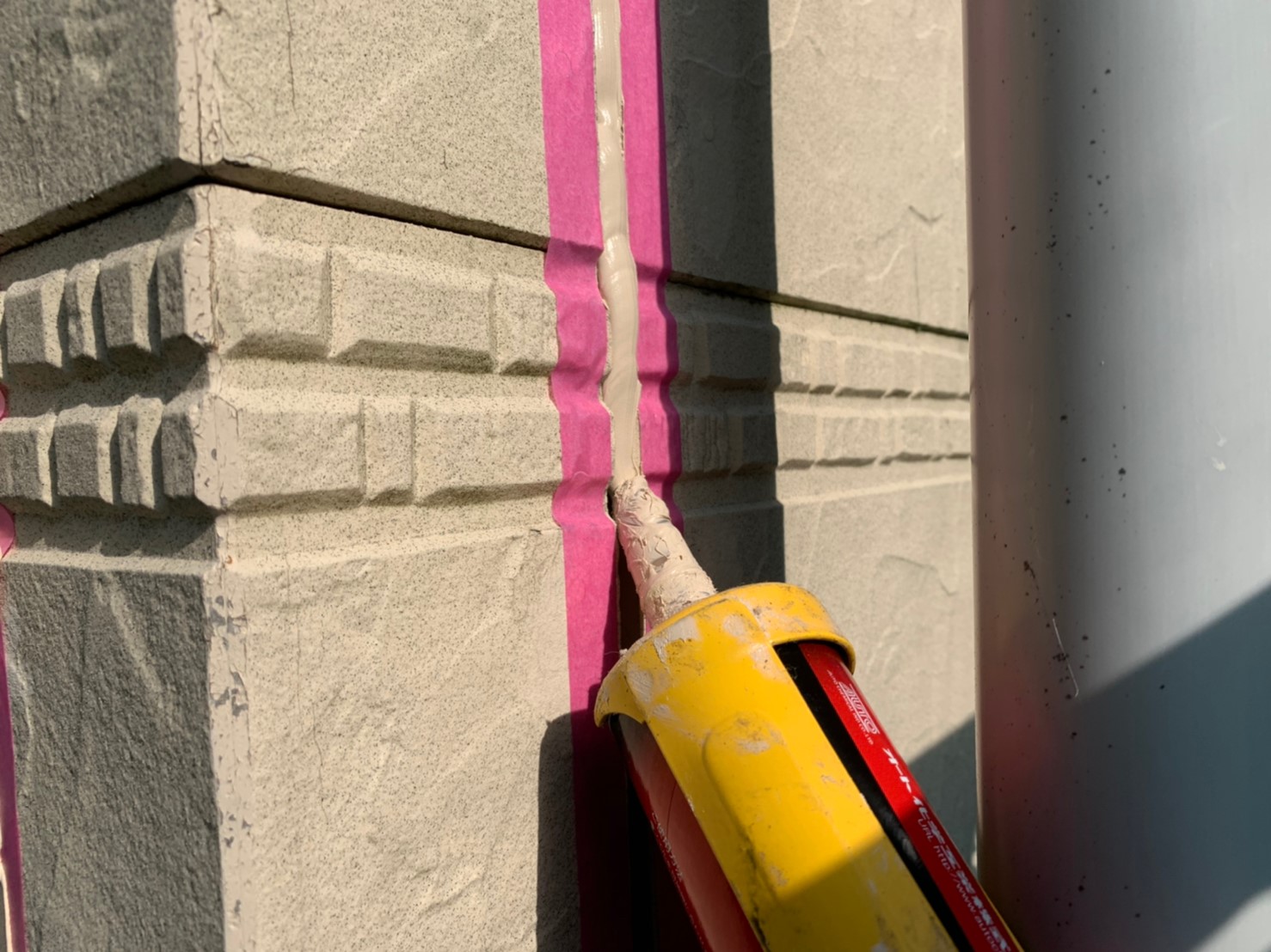 埼玉県川越市　W様邸　外壁塗装 コーキング打替え作業