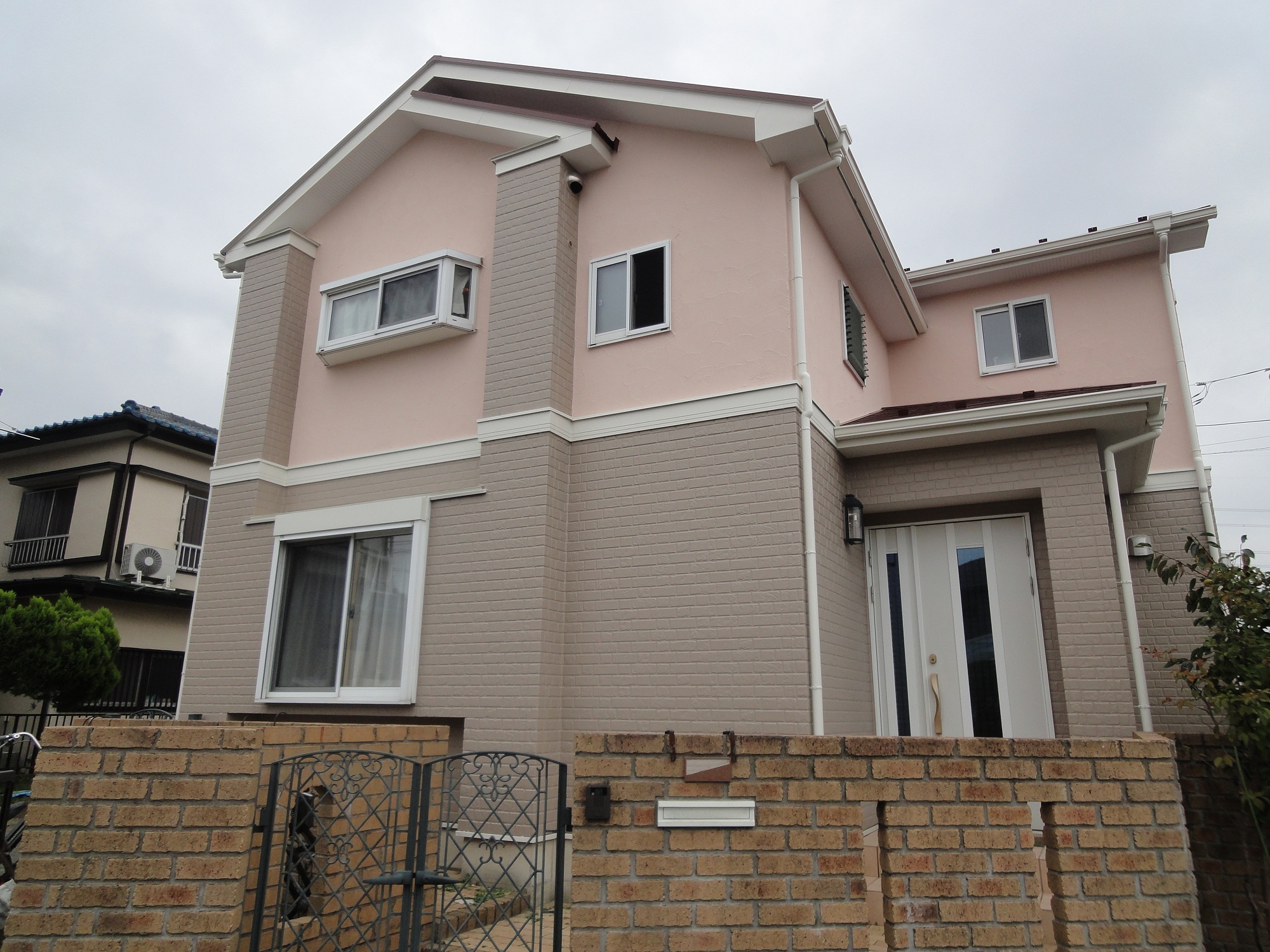 鶴ヶ島市H様邸　屋根、外壁塗装工事　ジョリパッド外壁に専用塗料で塗装をして質感はそのままに